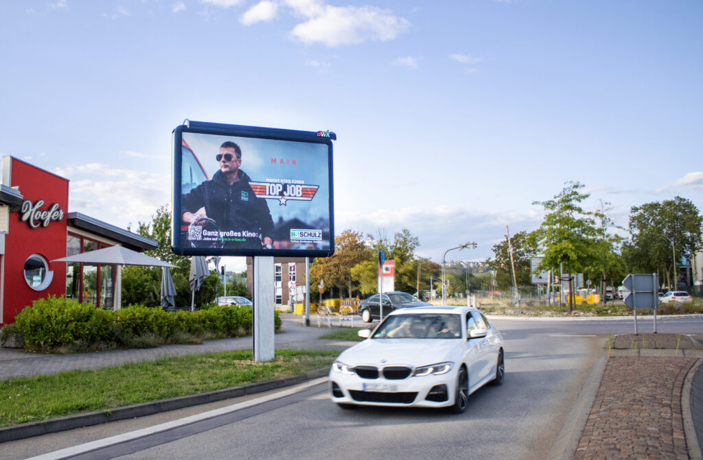 Plakatwerbung im Straßenverkehr einfach online buchen über Plakat-verkauft.de
